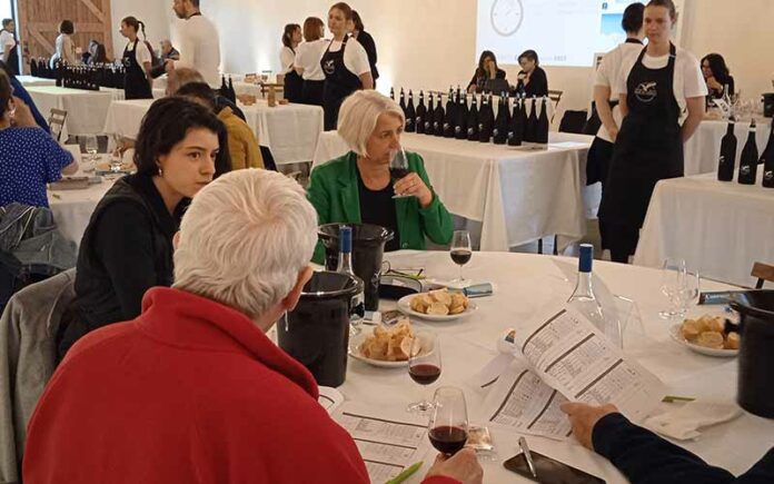 Dégustation lors du Concours des Vins de la Vallée de l'Hérault