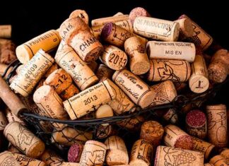 Les Français champions du monde de recyclage du liège grâce au monde associatif Le recyclage des bouchons en liège, c'est capital pour les vrais amateurs de vin !