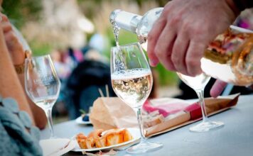 Les Estivales de l’AOP Languedoc : l’été côté terroir L'été est festif avec les Estivales des vins AOP Languedoc